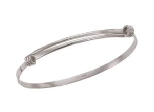 Silver ring with simple decor