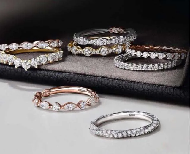 The Pros and Cons of Gold vs. Silver Jewelry