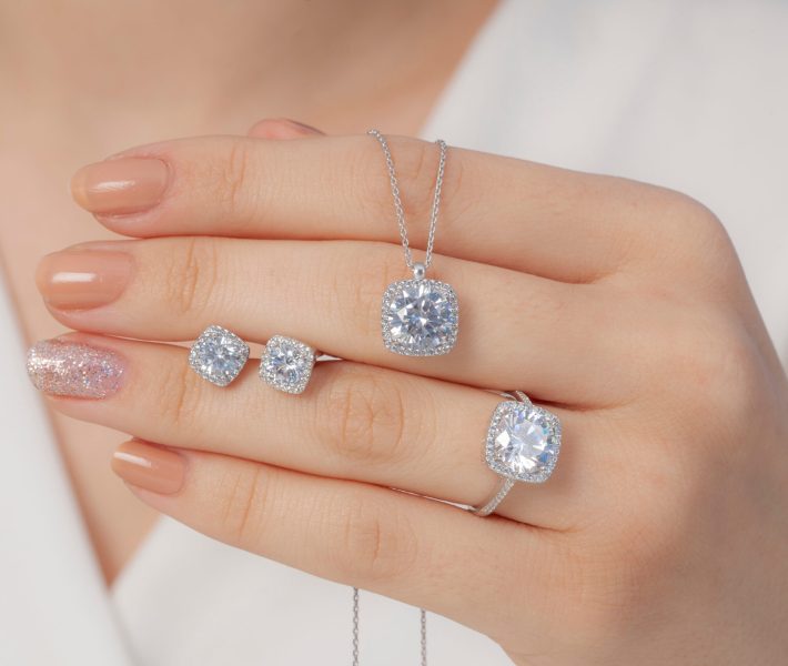 Jewelry Trends to Watch in 2026