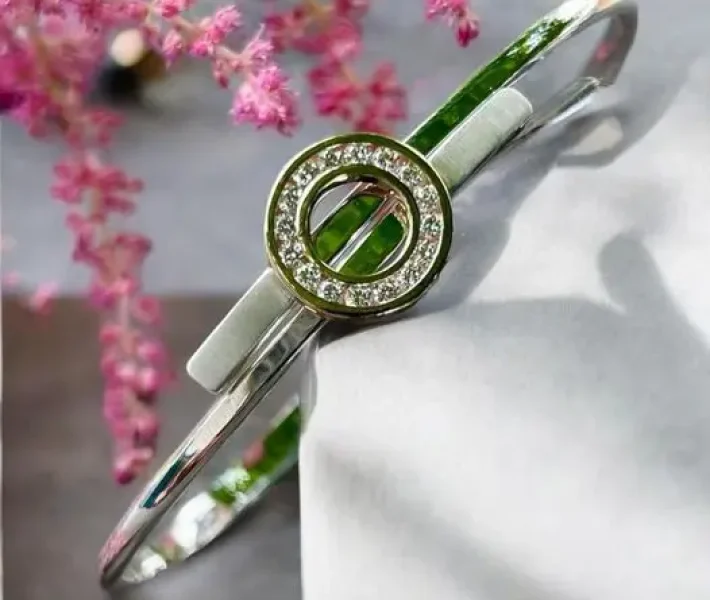 Birthstone bracelet ready as a holiday jewelry gift Portsmouth
